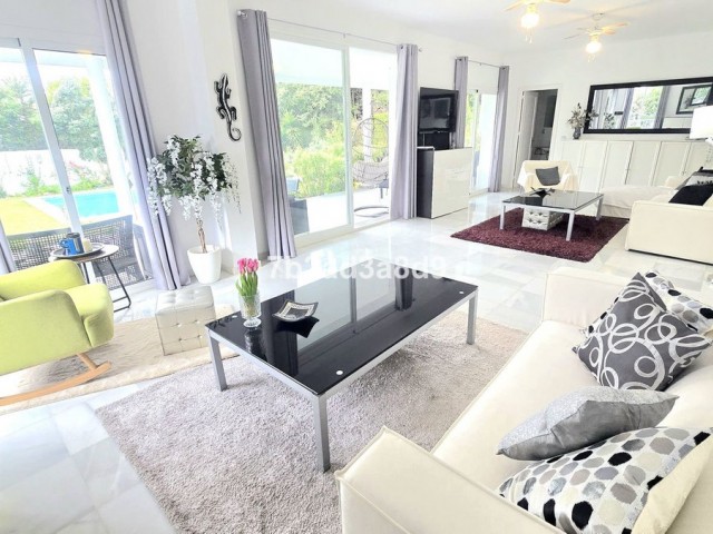 8 Makuuhuoneen Huvila Nueva Andalucía