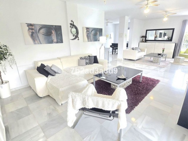 8 Makuuhuoneen Huvila Nueva Andalucía