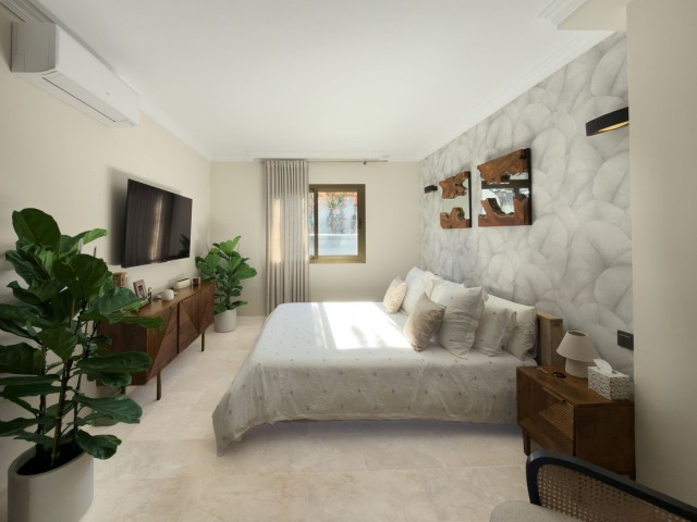 4 Bedrooms Apartment in Elviria