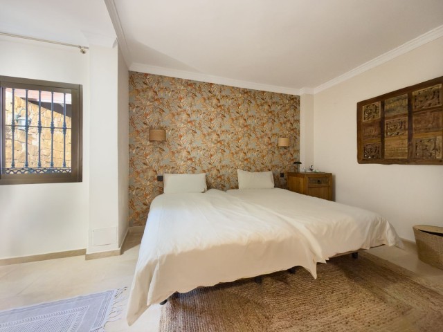 4 Bedrooms Apartment in Elviria