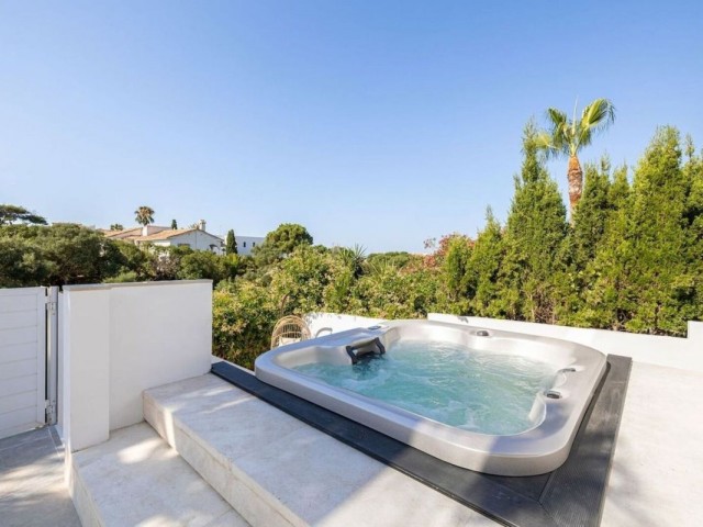 Villa, El Faro, R5272402