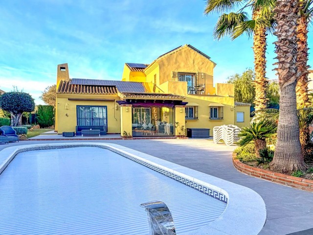 4 Bedrooms Villa in Mijas Golf