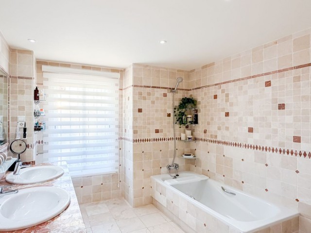 4 Bedrooms Villa in Mijas Golf