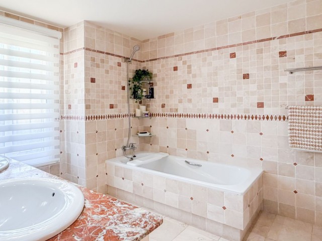 4 Bedrooms Villa in Mijas Golf