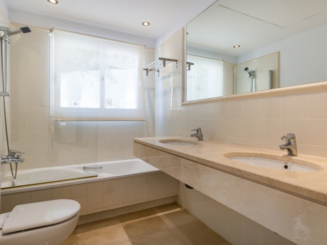 3 Slaapkamer Rijtjeshuis in Istán