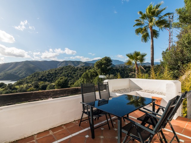 Maison mitoyenne avec 3 Chambres  à Istán