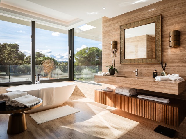 7 Makuuhuoneen Huvila Sotogrande Costa