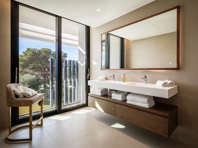 7 Makuuhuoneen Huvila Sotogrande Costa