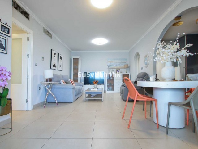 Apartment, Las Chapas, R5272819