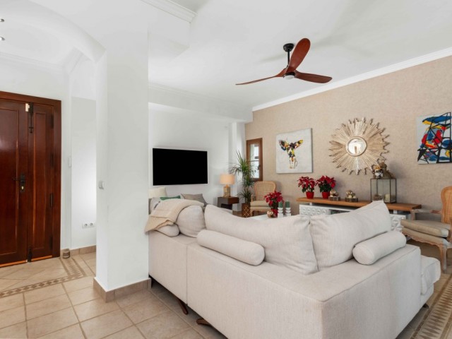 4 Bedrooms Villa in Estepona