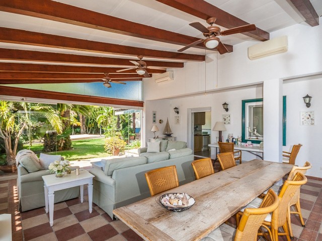 4 Schlafzimmer Villa in Marbesa