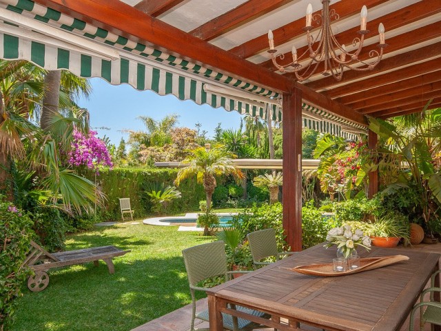 4 Schlafzimmer Villa in Marbesa