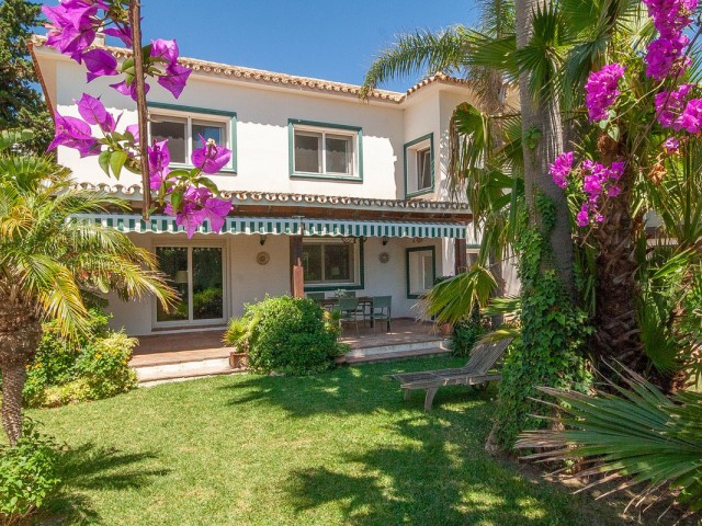4 Schlafzimmer Villa in Marbesa