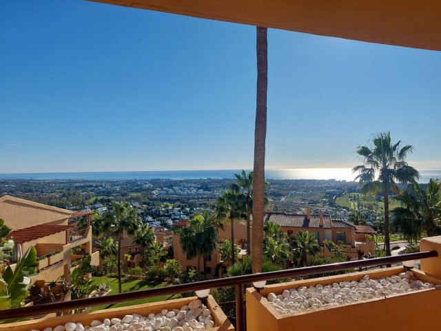 Apartamento con 2 Dormitorios  en Benahavís