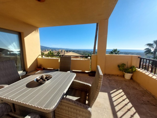 Apartamento con 2 Dormitorios  en Benahavís