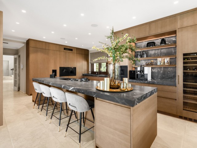 7 Makuuhuoneen Huvila Benahavís