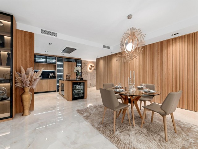 Apartamento con 3 Dormitorios  en Estepona