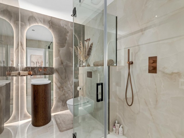 Apartamento con 3 Dormitorios  en Estepona