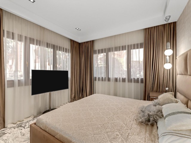 Apartamento con 3 Dormitorios  en Estepona