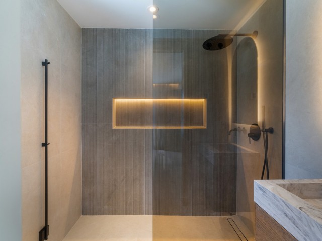 Villa con 6 Dormitorios  en Las Brisas