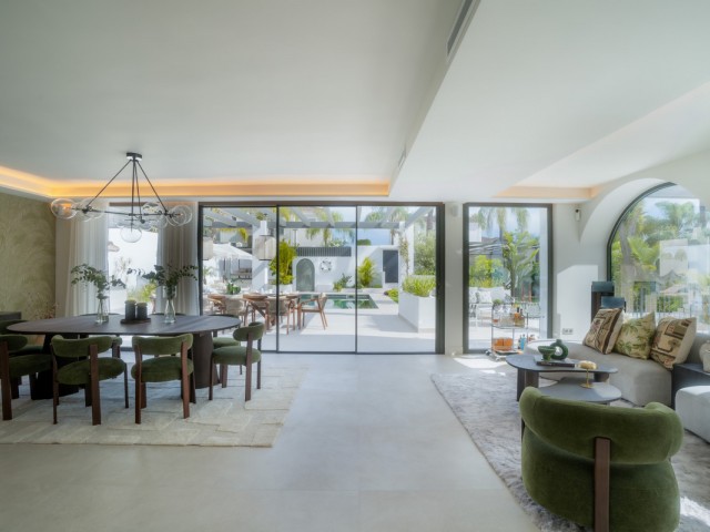 6 Bedrooms Villa in Nueva Andalucía