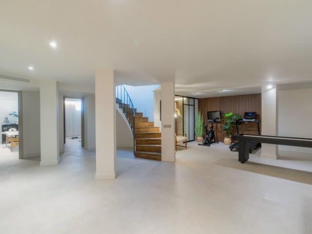 6 Bedrooms Villa in Nueva Andalucía