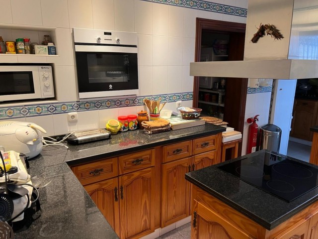 4 Bedrooms Villa in Nueva Andalucía