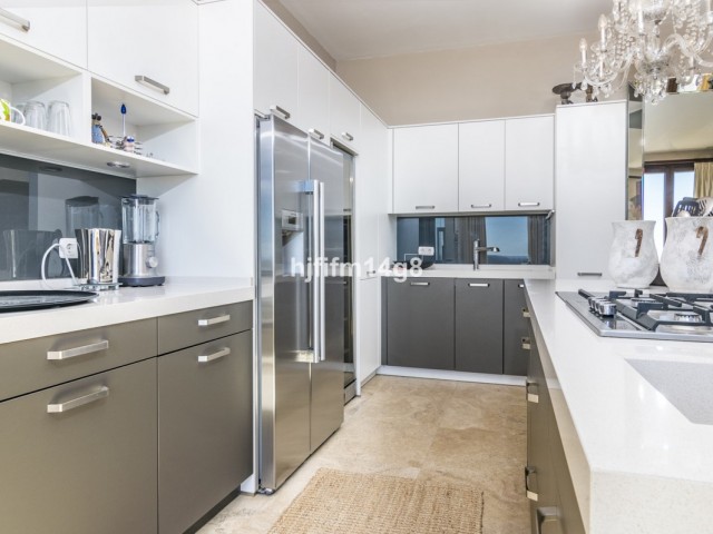 3 Makuuhuoneen Rivitalo La Heredia