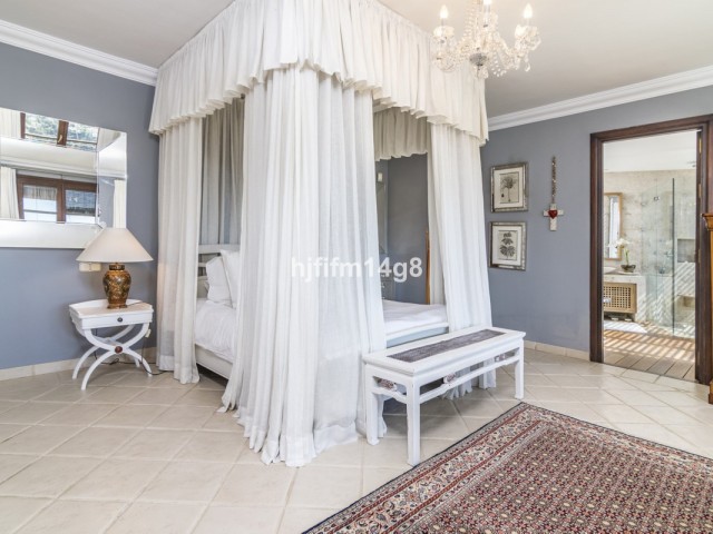 3 Makuuhuoneen Rivitalo La Heredia