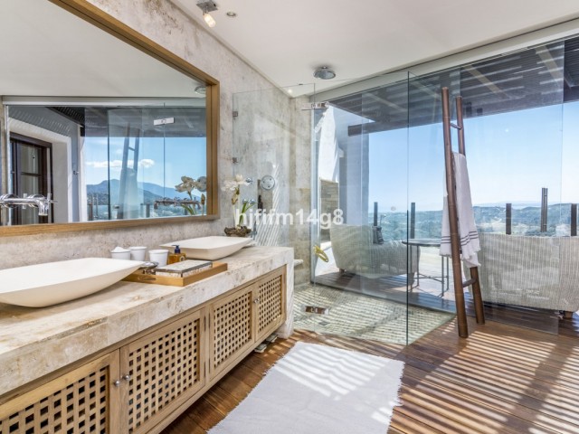 3 Makuuhuoneen Rivitalo La Heredia