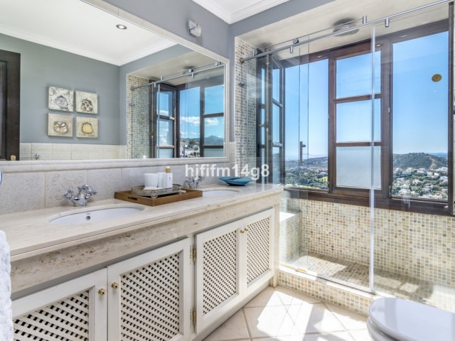 3 Makuuhuoneen Rivitalo La Heredia