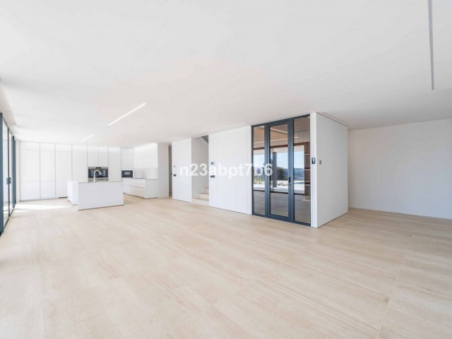 5 Bedrooms Villa in Sotogrande Alto