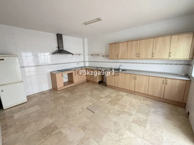 4 Schlafzimmer Reihenhaus in Estepona