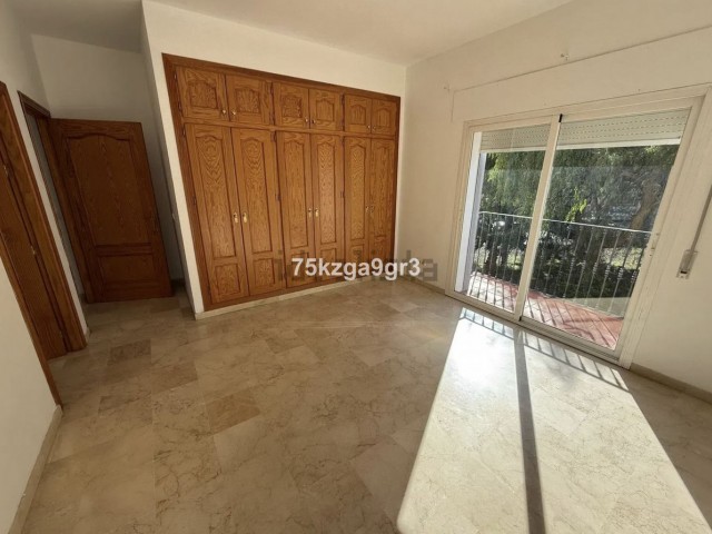 4 Schlafzimmer Reihenhaus in Estepona