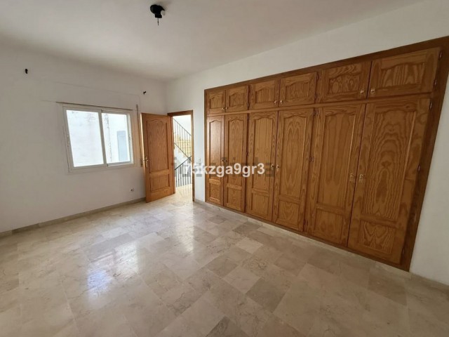 4 Slaapkamer Rijtjeshuis in Estepona