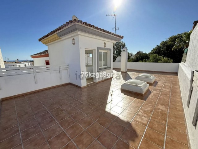 4 Slaapkamer Rijtjeshuis in Estepona