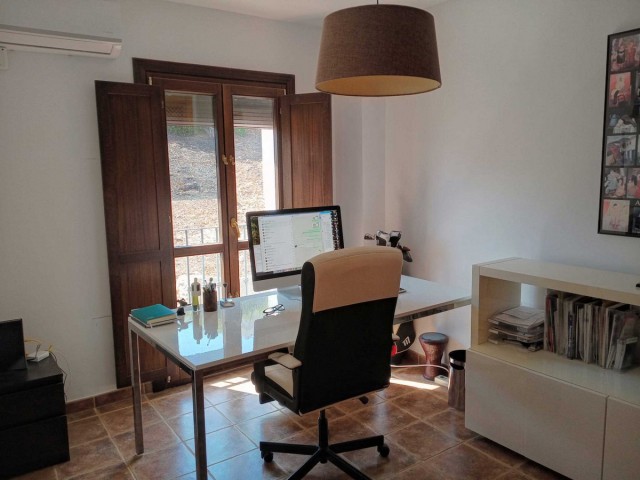 3 Bedrooms Townhouse in El Paraiso