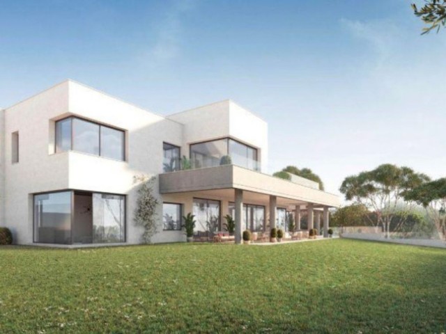7 Bedrooms Villa in Sotogrande