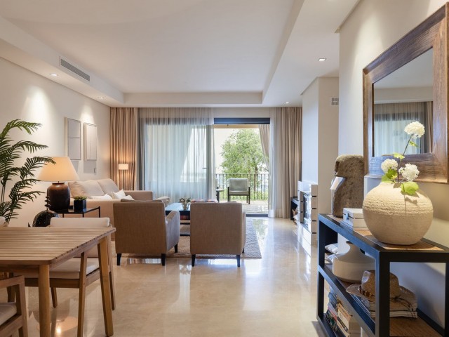 2 Bedrooms Apartment in Benahavís