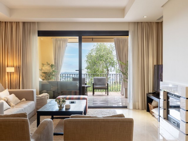 2 Bedrooms Apartment in Benahavís