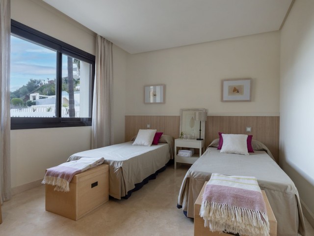 2 Bedrooms Apartment in Benahavís