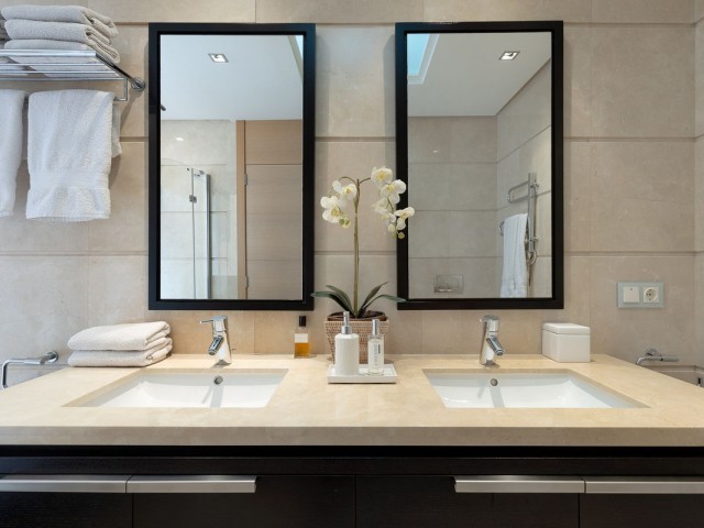 2 Bedrooms Apartment in Benahavís