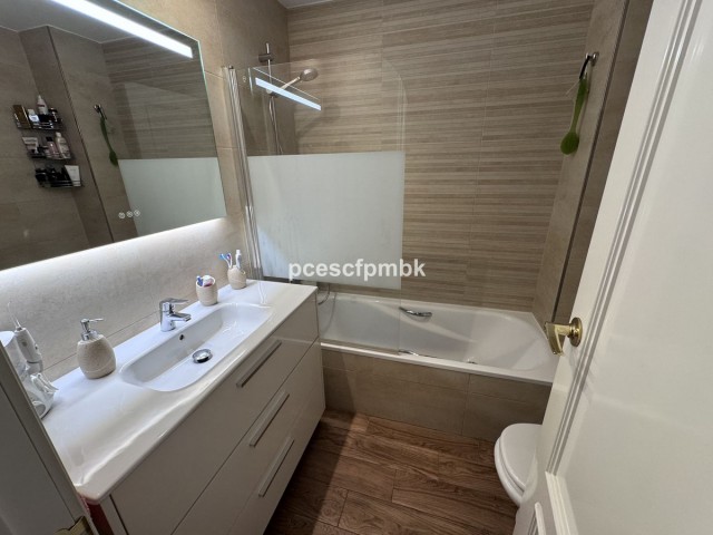 4 Bedrooms Apartment in Estepona