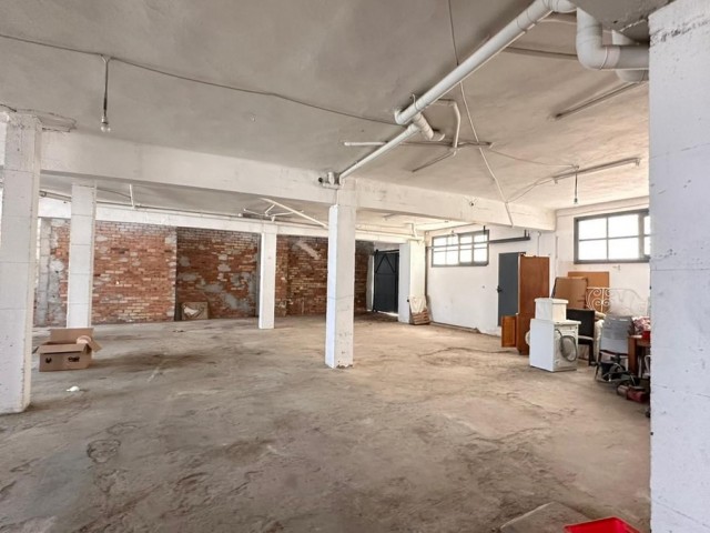 Commercial, San Pedro de Alcántara