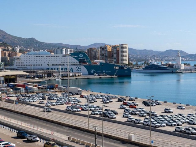 5 Bedrooms Apartment in Málaga Centro