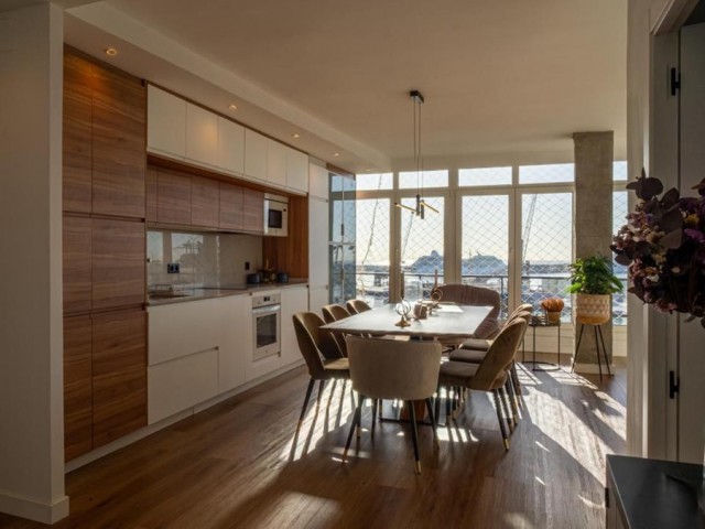 5 Bedrooms Apartment in Málaga Centro