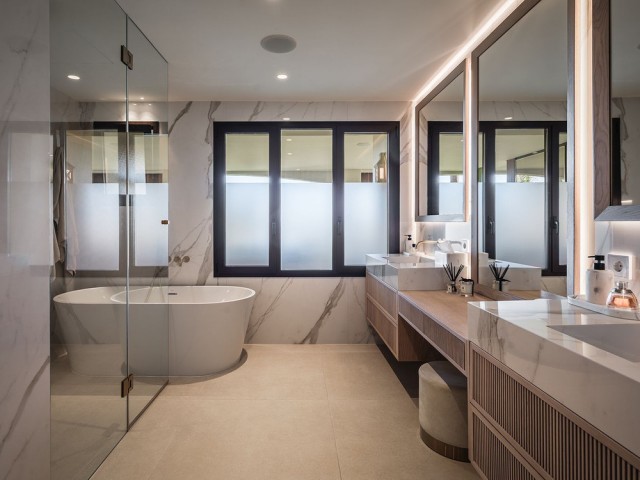 4 Soveroms Leilighet i Nueva Andalucía