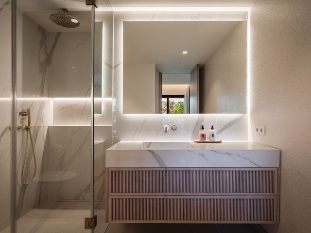 4 Soveroms Leilighet i Nueva Andalucía