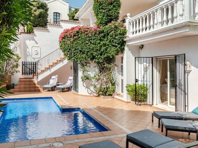 4 Bedrooms Villa in Nagüeles