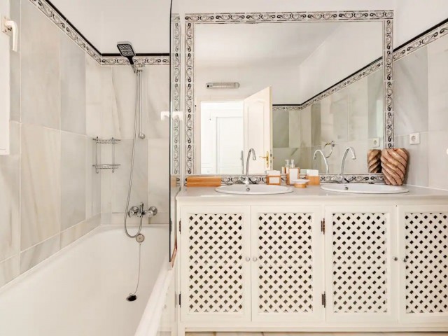 4 Bedrooms Villa in Nagüeles